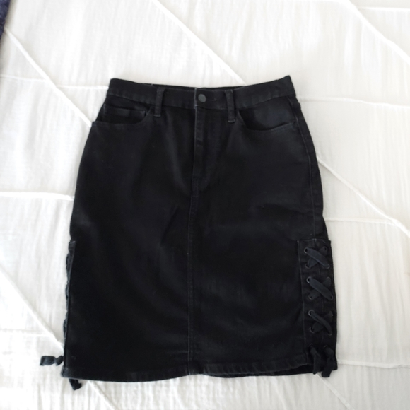 GAP Dresses & Skirts - GAP Black Denim Skirt